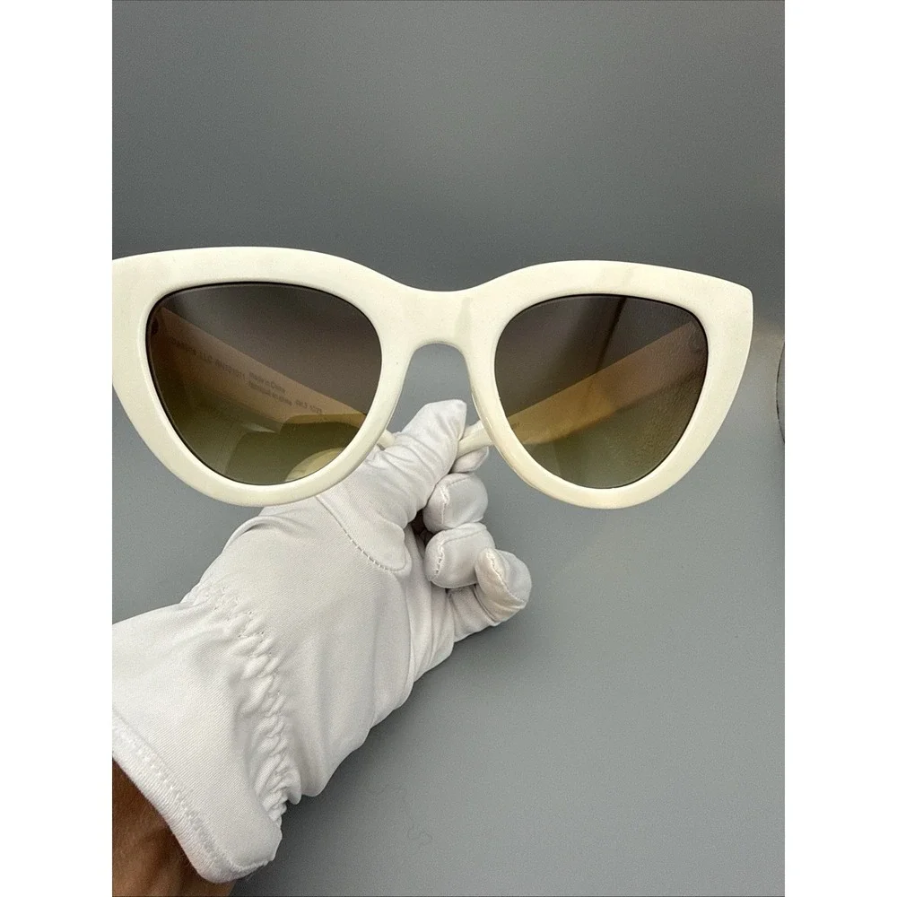 Beeline authentic white